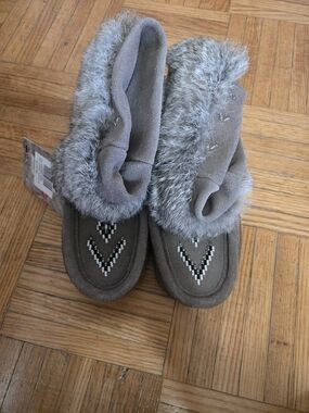 Women's Gray Faux Fur Lined Moccasin Slippers
